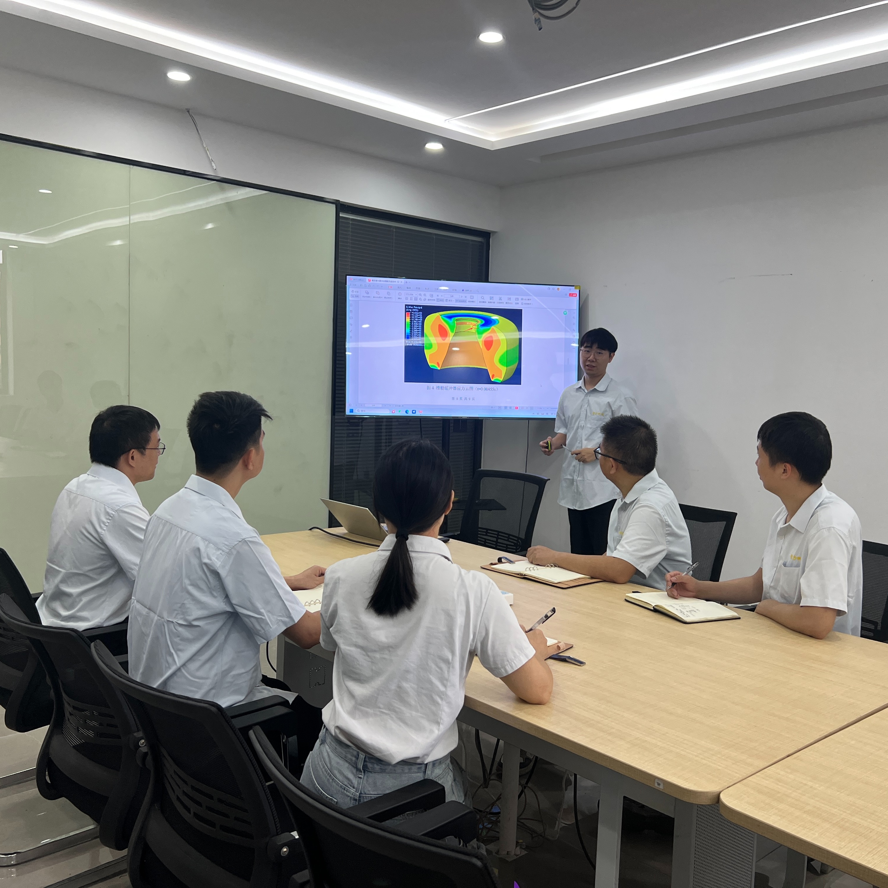 I.深厚的专业知识：定制驱动多学科发展